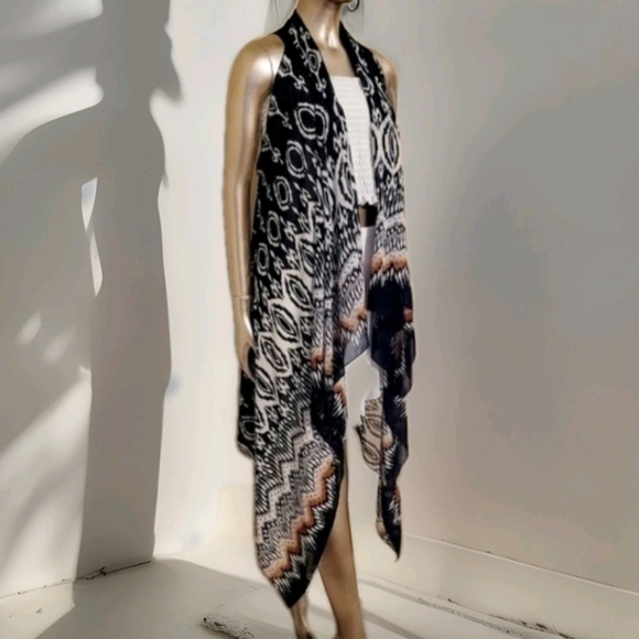 NWT Black Sheer Bohemian Print Long Sleeveless Kimono Vest - Picture 5 of 16